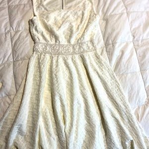 Off white spring/summer dress in size small.